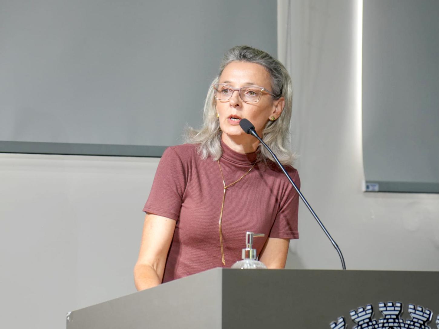 Nissandra apresenta indicações e cobra informações do Executivo em Palotina