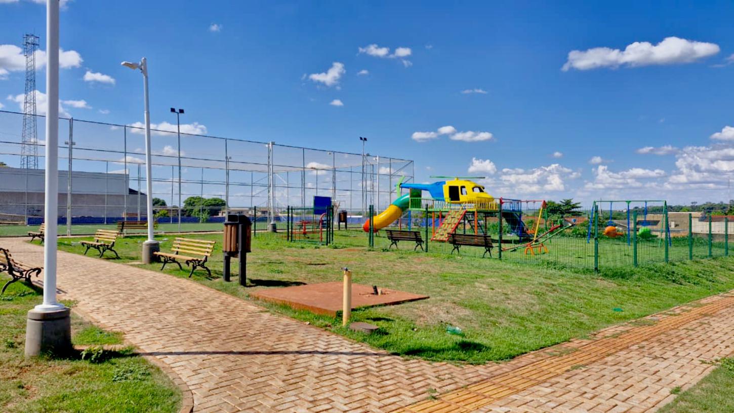 Parquinhos apontados como superfaturados na campanha voltam ao debate em Palotina