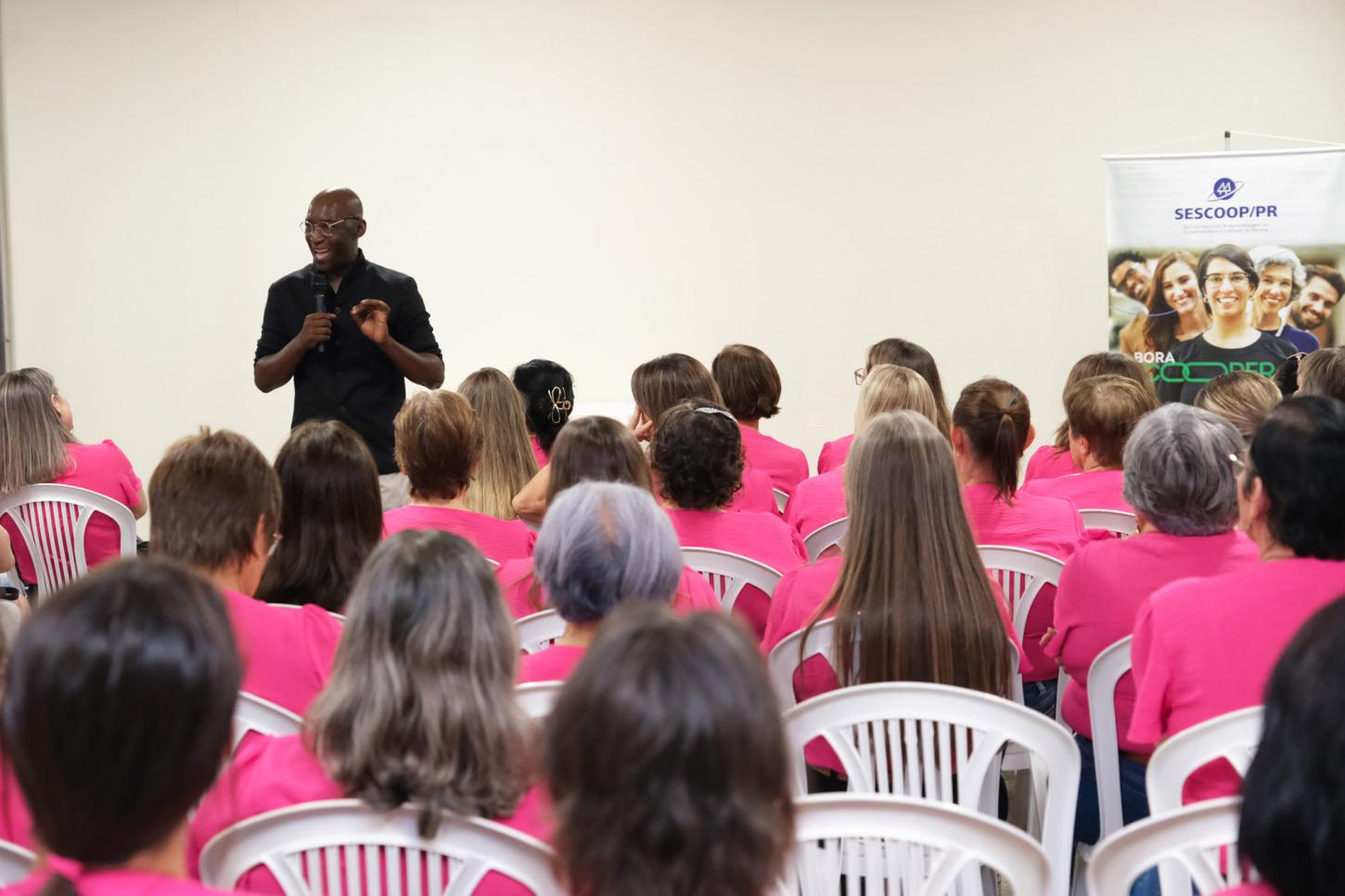 “Não adianta ter resultado sem sabedoria e felicidade”, palestrante João Carlos Oliveira