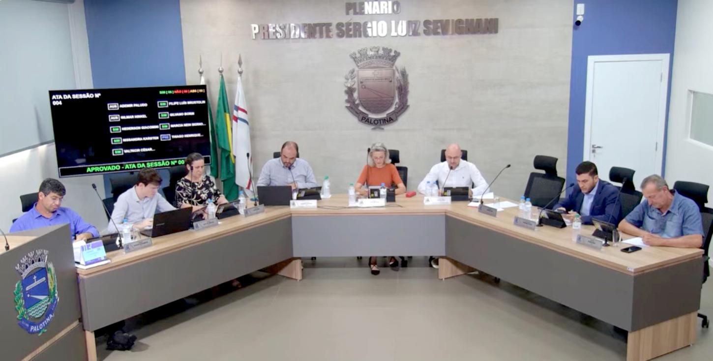 Presidência da Câmara é conduzida por mulher em sessão histórica em Palotina