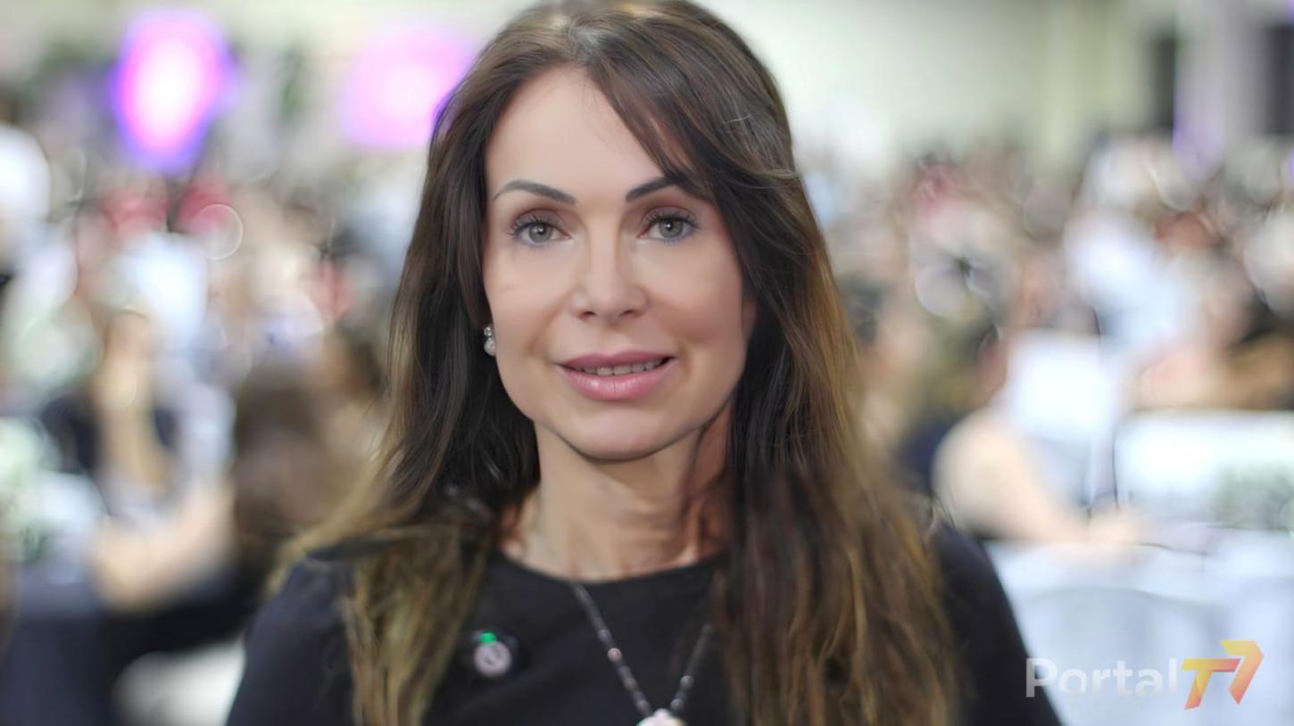 Vice-prefeita de Palotina destaca união regional em evento que reuniu 1,2 mil mulheres em Maripá