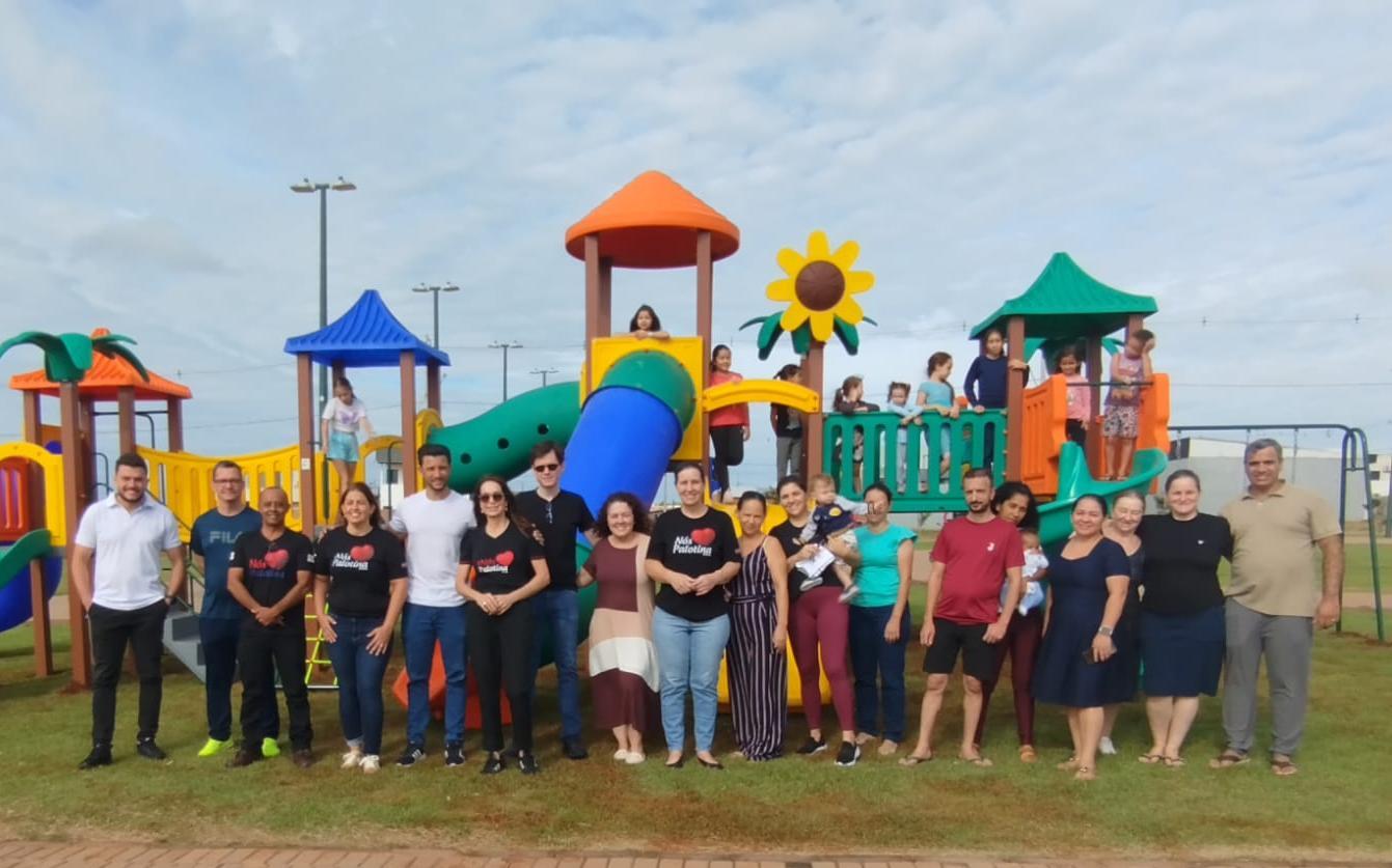 Administração Municipal entrega parquinho infantil no Loteamento Ana Carolina