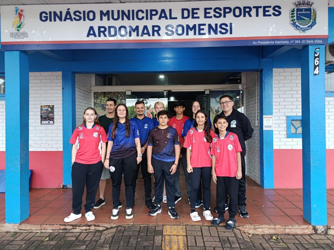 Equipe de Palotina disputa etapa do Circuito Paranaense de Badminton em Curitiba