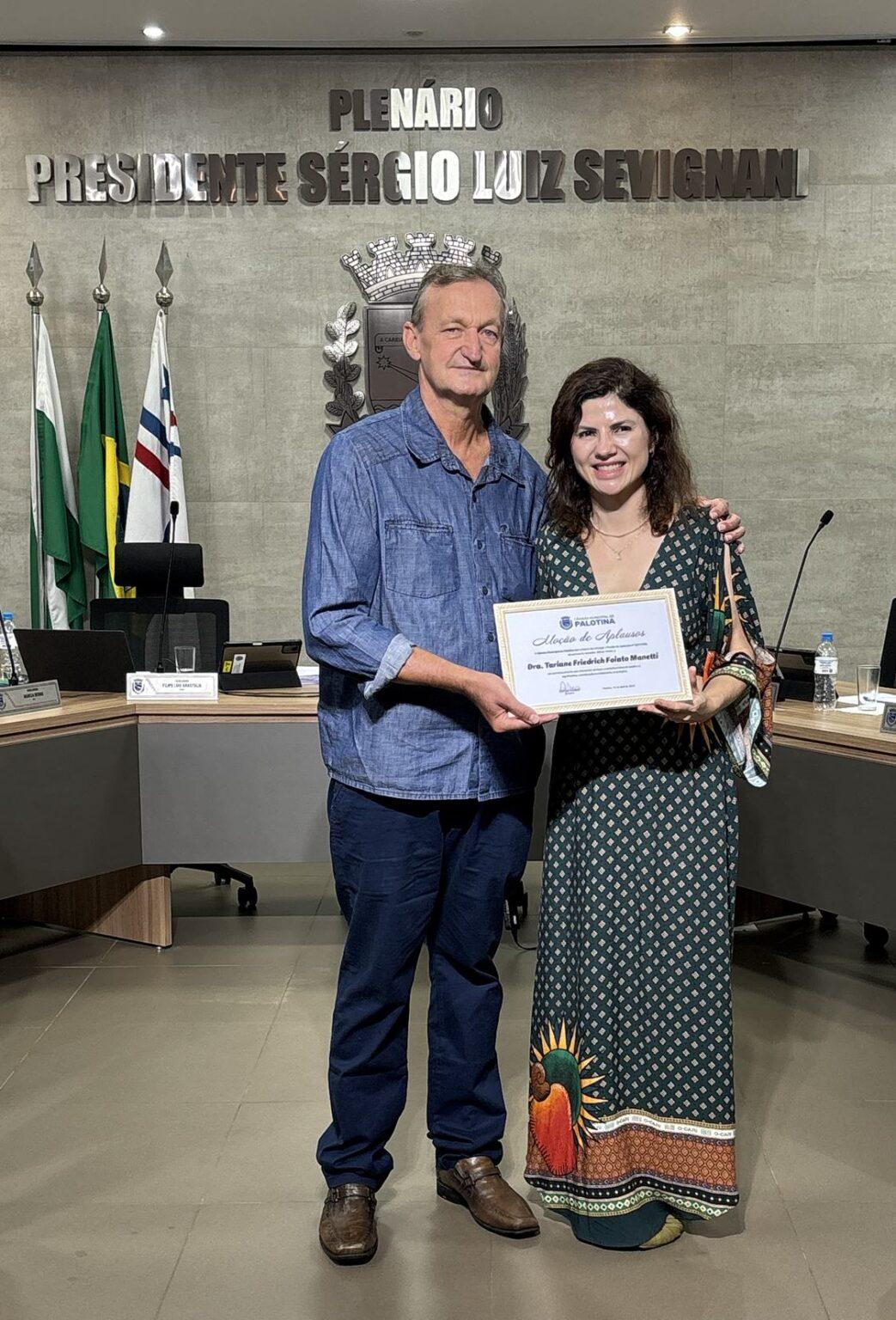 Oncologista é homenageada na Câmara de Palotina por atuação de destaque no combate ao câncer