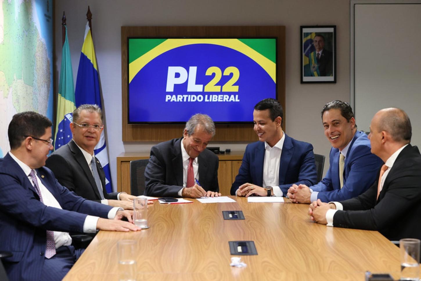 Bancadas ampliadas: Partido Liberal (PL) fortalece presença no Paraná após janela partidária de 2026