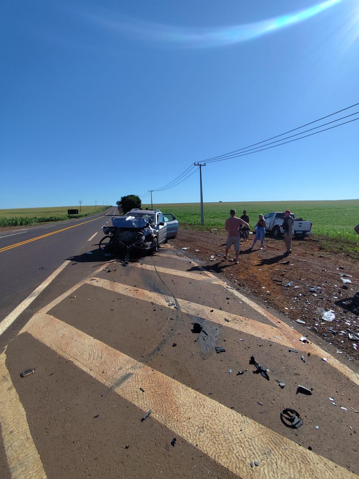 🚨 Três pessoas ficaram feridas após um sinistro entre dois veículos na PR-486, em Assis Chateaubriand