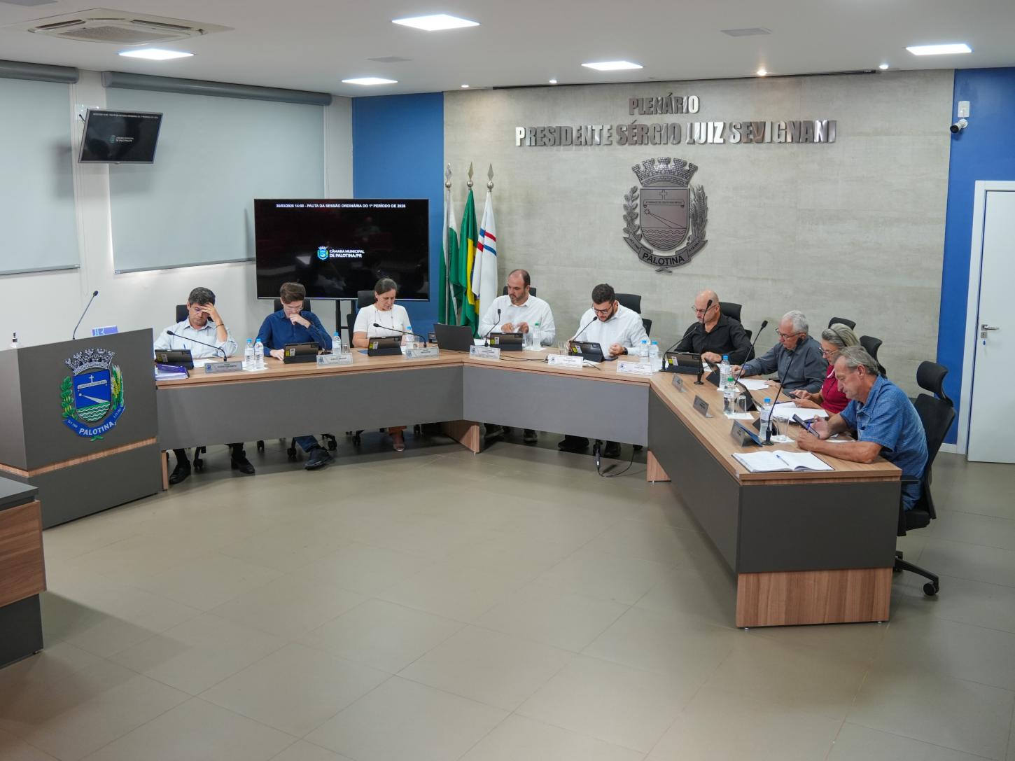 Vereadores de Palotina durante a 9ª Sessão Ordinária de 2026, marcada pela aprovação de projetos importantes nas áreas de saúde, educação e segurança no trânsito