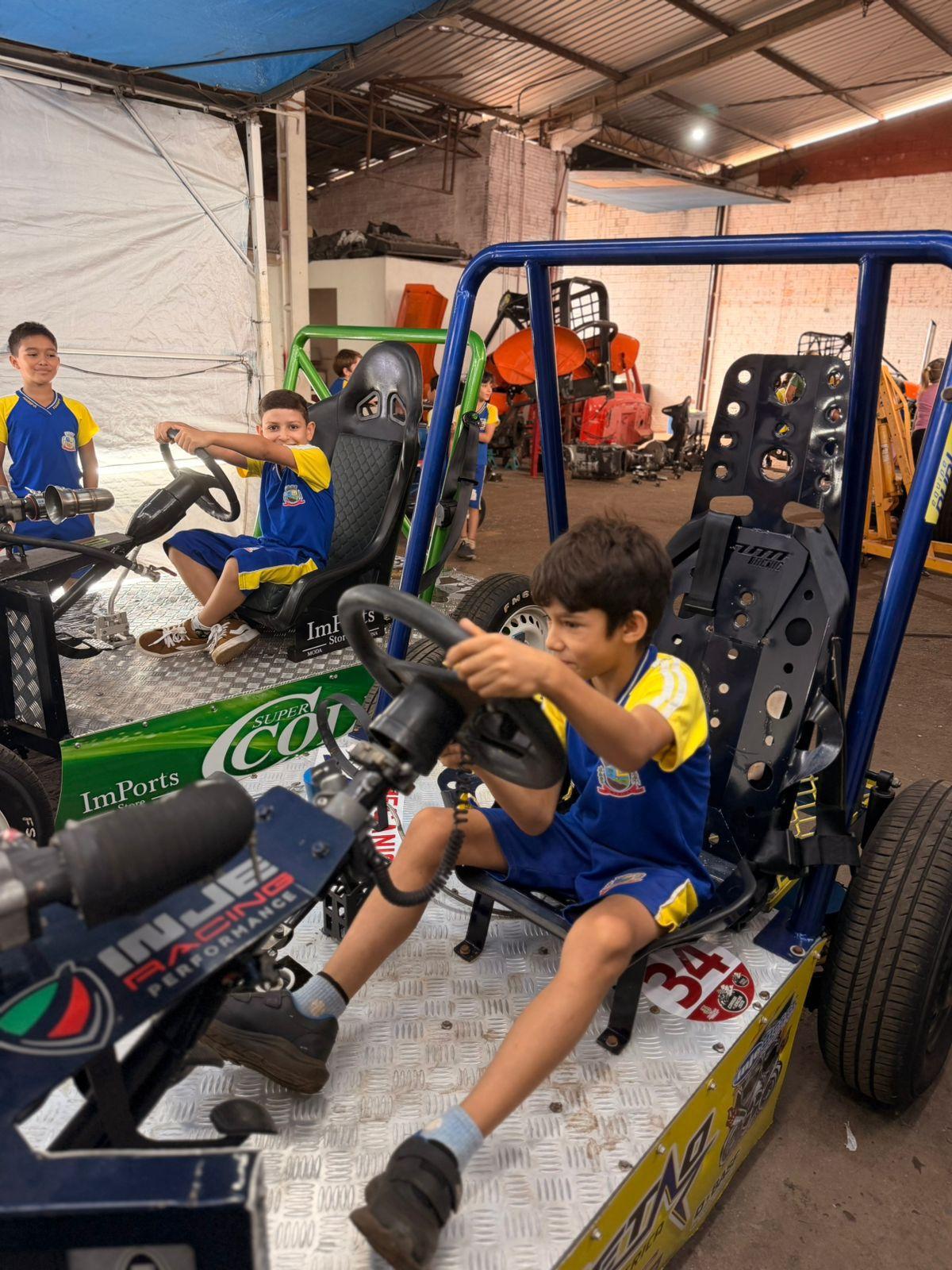 🚜📚 Aprendizado com emoção em Maripá: alunos do 3º ano vivenciaram de perto a tradição do Arrancadão de Tratores