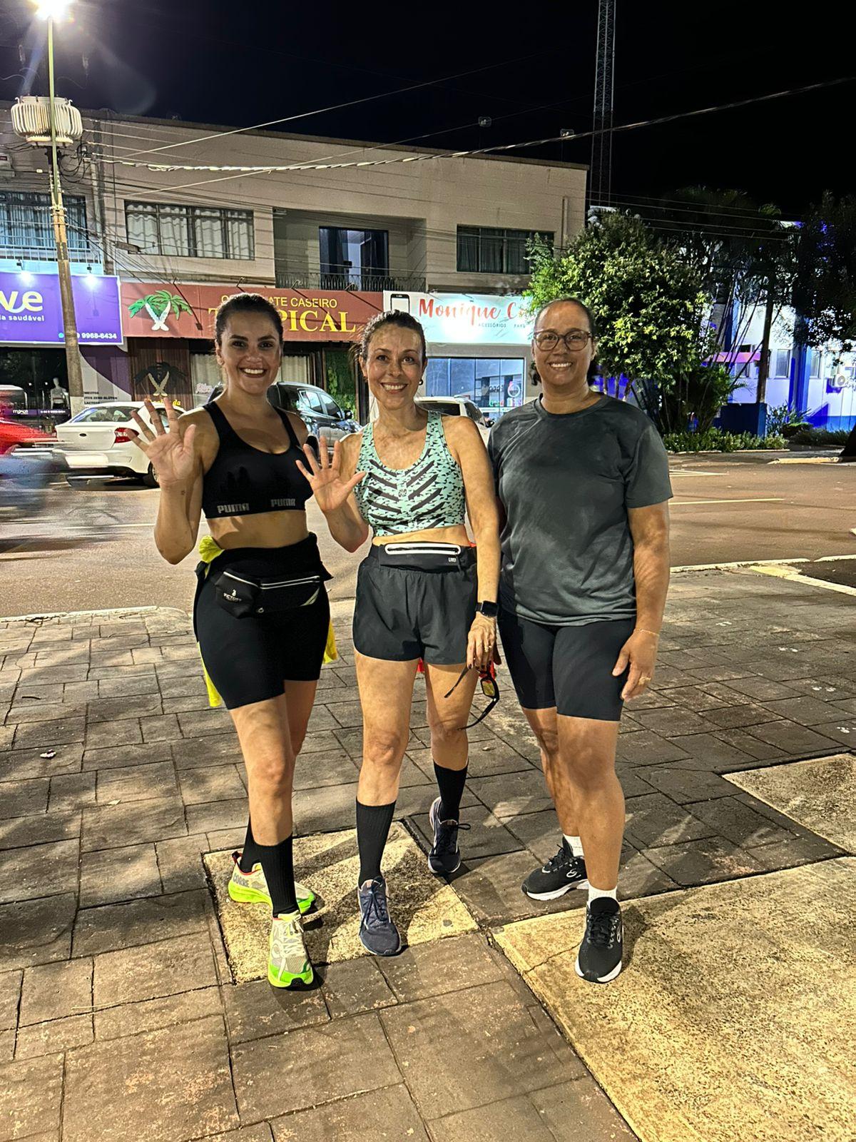 Graciela Lopes, Márcia Pizolotto e Cristiana Lima se preparando para o "Corra com a Polícia"