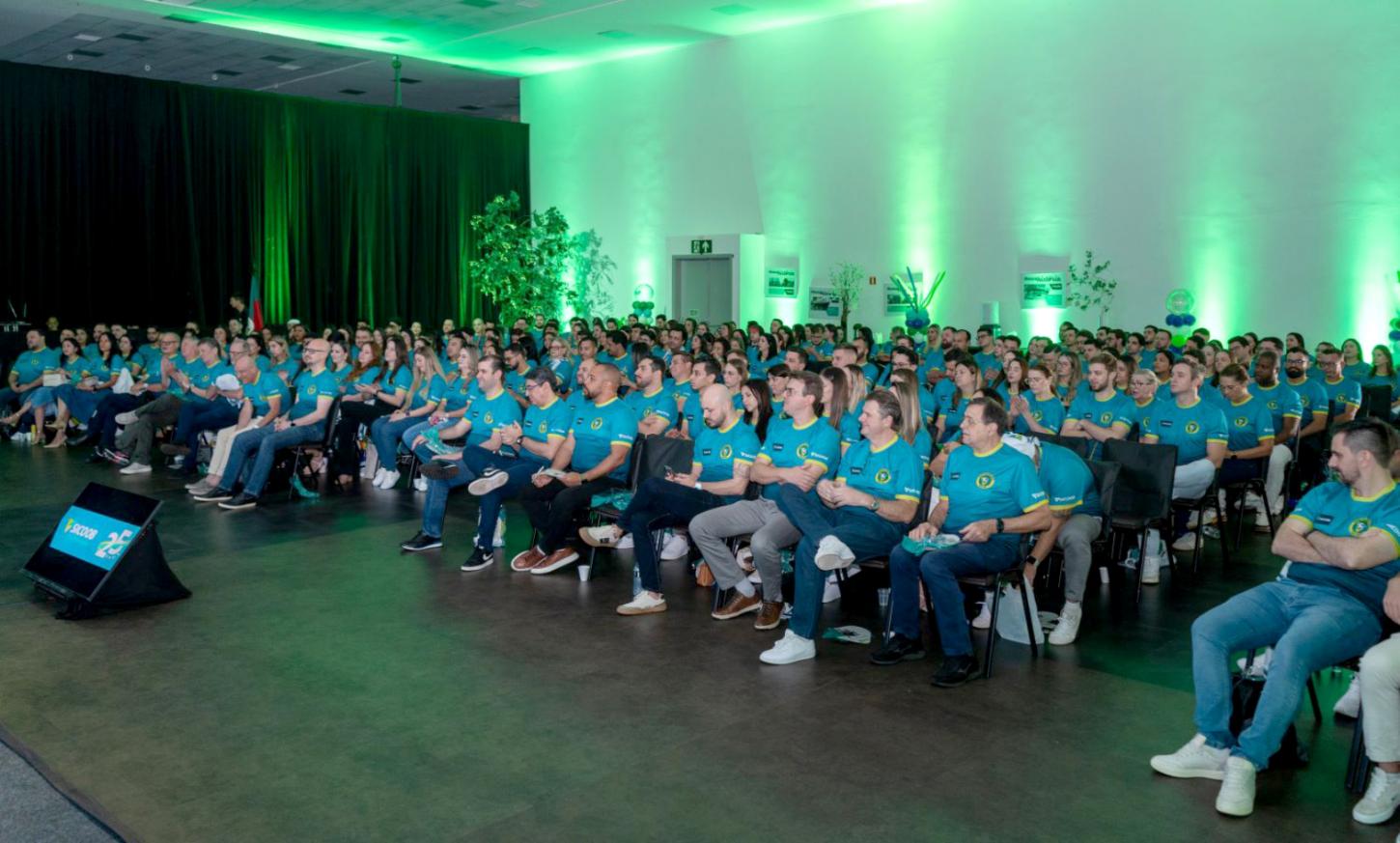 Sicoob Três Fronteiras reconhece o comprometimento dos colaboradores e valoriza a confiança dos cooperados (Foto: Marcos Labanca)