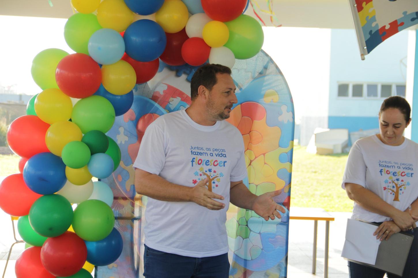 Evento reuniu autoridades, famílias para celebrar o Dia do Autista