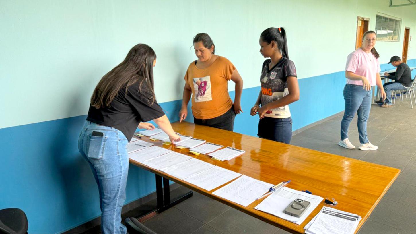 Entrega inédita de kits escolares beneficia alunos da rede municipal de Maripá e reforça investimento na educação e no apoio às famílias