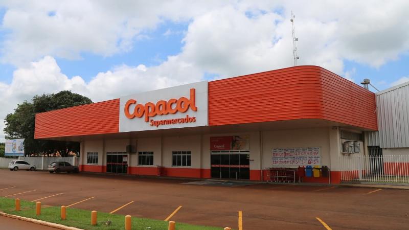 Equipes de resgate e funcionários atuaram por horas para retirar o corpo do trabalhador após acidente em unidade da Copacol, no distrito de Jotaesse, em Tupãssi