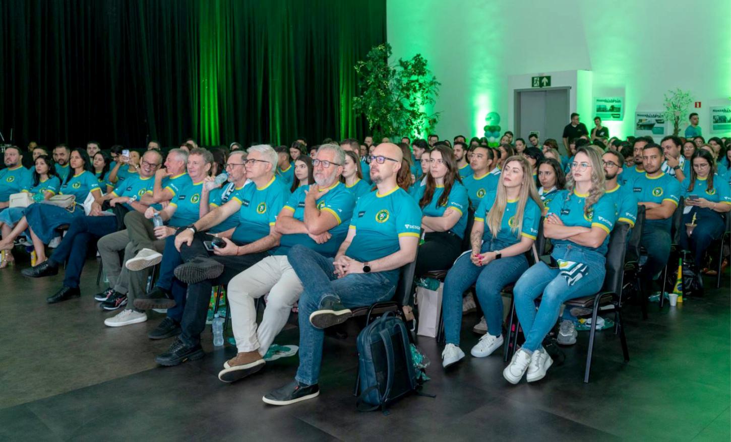 Sicoob Três Fronteiras reúne equipes do PR e RS em convenção e projeta novos avanços