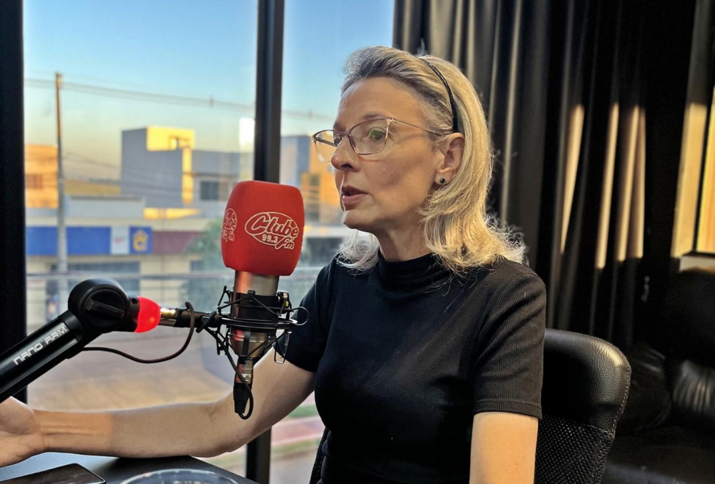 Vereadora detalha projetos na saúde e esclarece caso de medicamentos