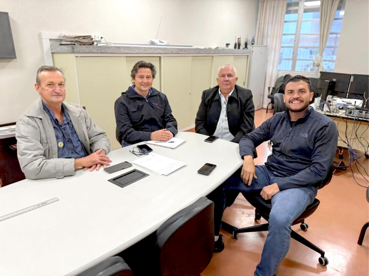 Vereadores de Palotina visitam Secretaria de Estado da Saúde