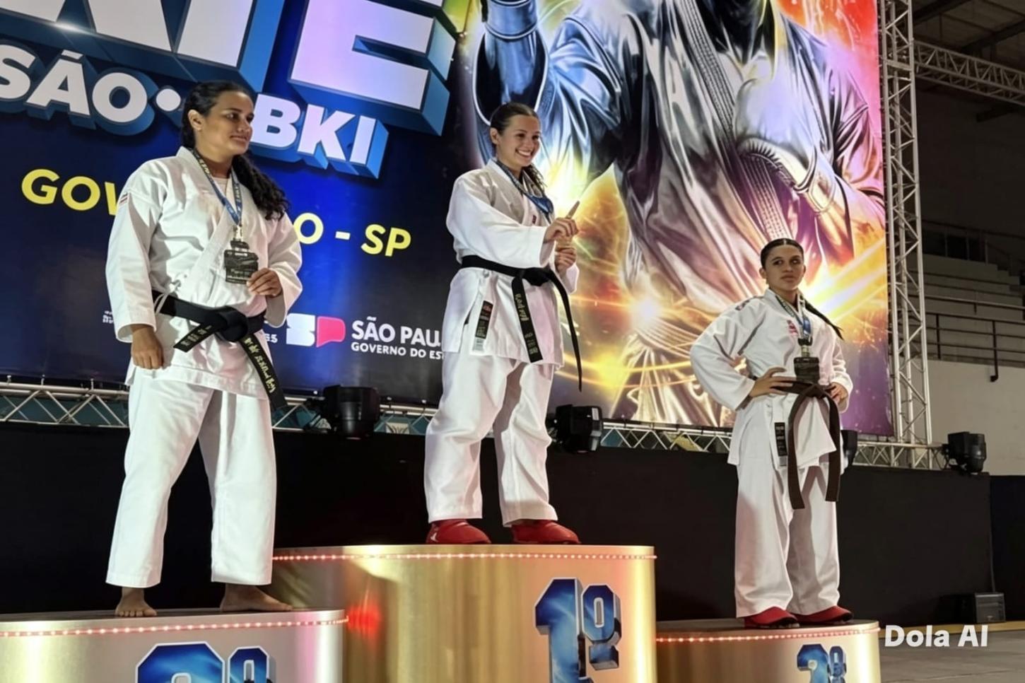 Karatê de Palotina conquista títulos nacionais e mira Mundial na Romênia