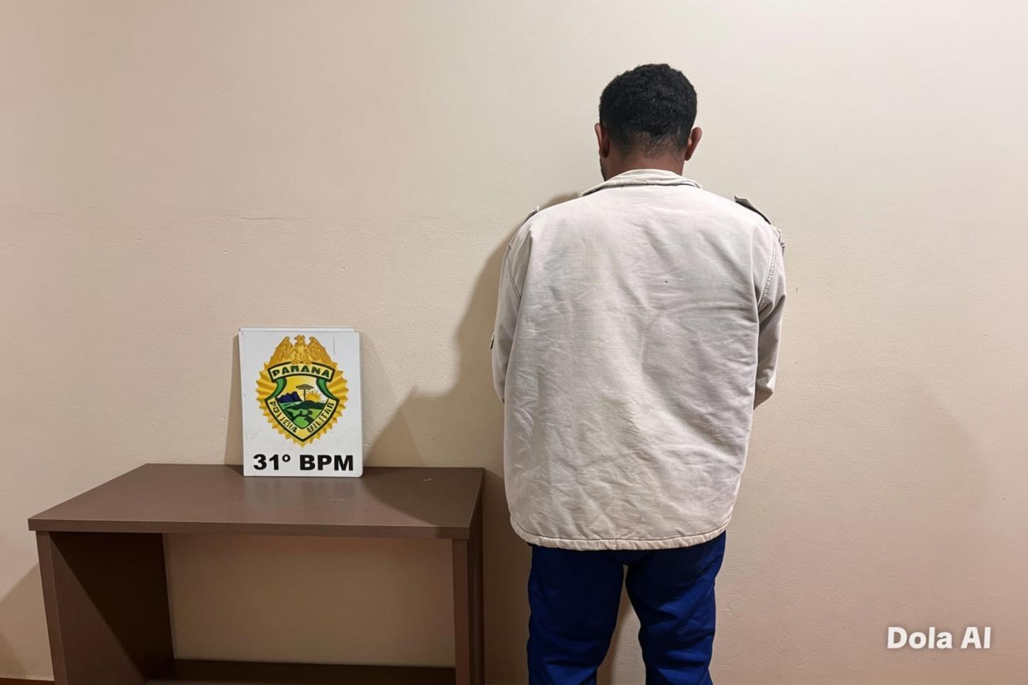 Mandado em aberto termina em prisão durante patrulhamento da PM