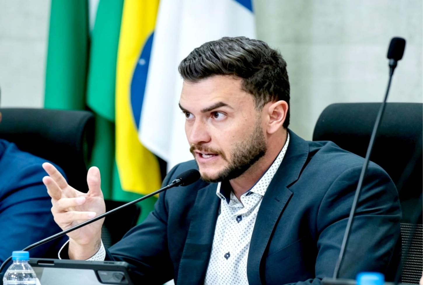 Mostachio reforça papel fiscalizador com 15 requerimentos ao Executivo
