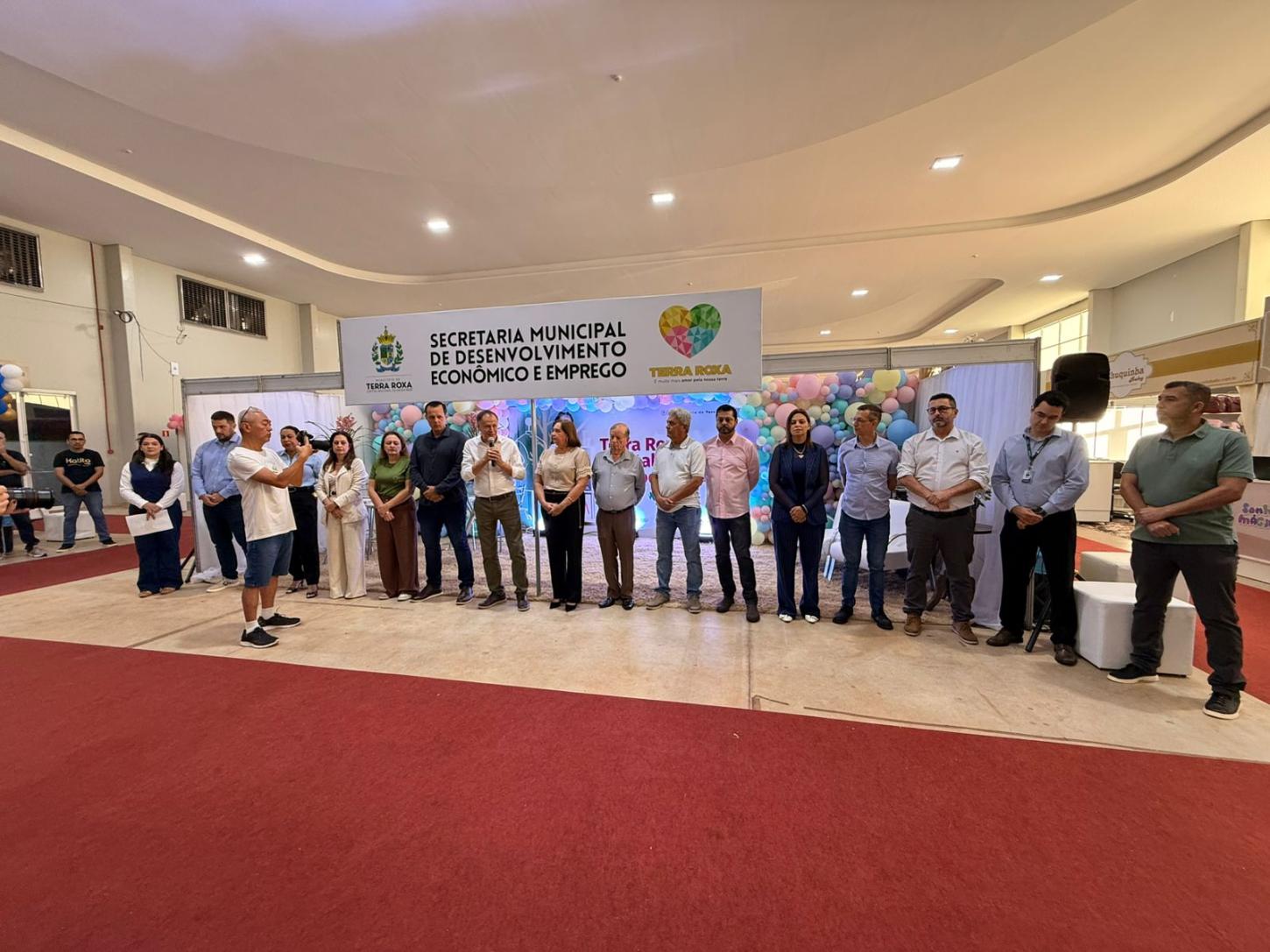 Autoridades, empresários e comunidade participaram da abertura da 19ª Feira Moda Bebê em Terra Roxa, reforçando a força do município como Capital Nacional da Moda Bebê