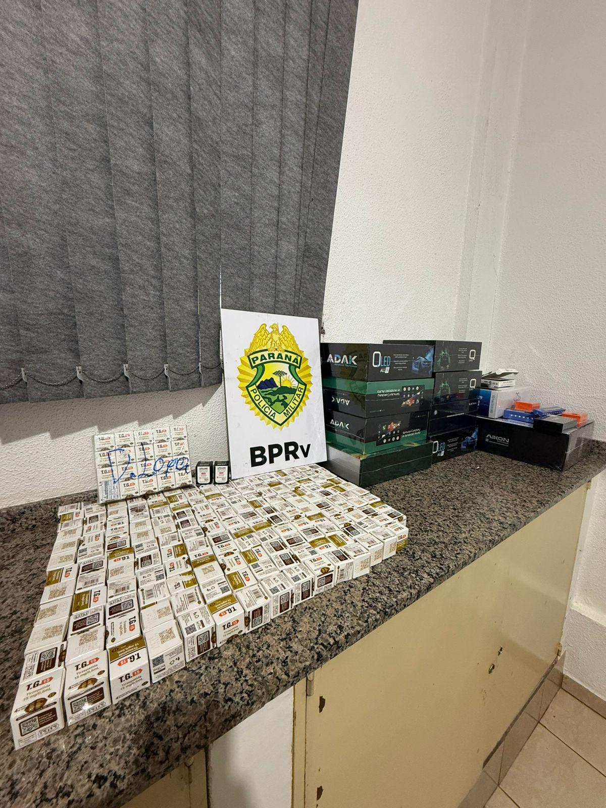 ROTAM da Polícia Rodoviária apreendeu uma grande carga de medicamentos emagrecedores e eletrônicos sem comprovação fiscal