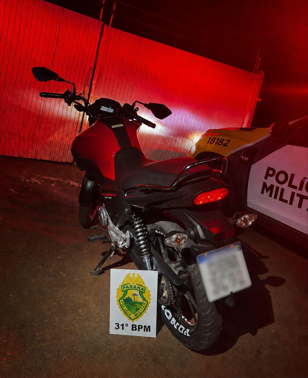 Motocicleta apreendida durante a Operação Força Total XXVII realizada pela Polícia Militar em Palotina