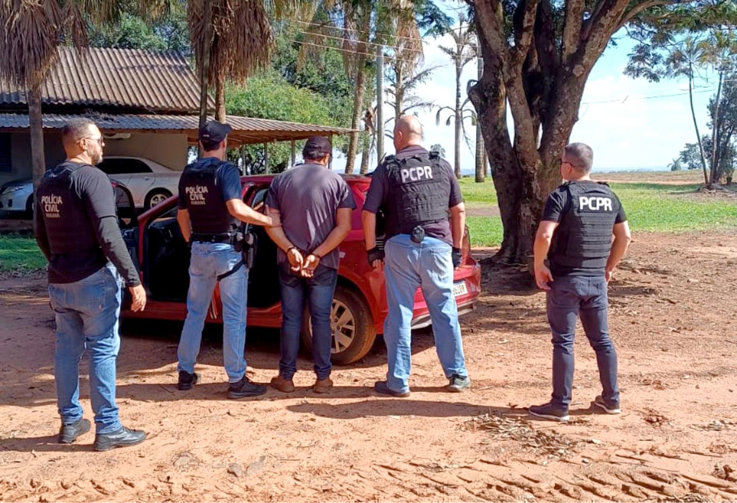 🚔 Equipe da Polícia Civil de Palotina durante o cumprimento do mandado de prisão realizado na manhã desta quarta-feira (20), em uma área rural de Palotina