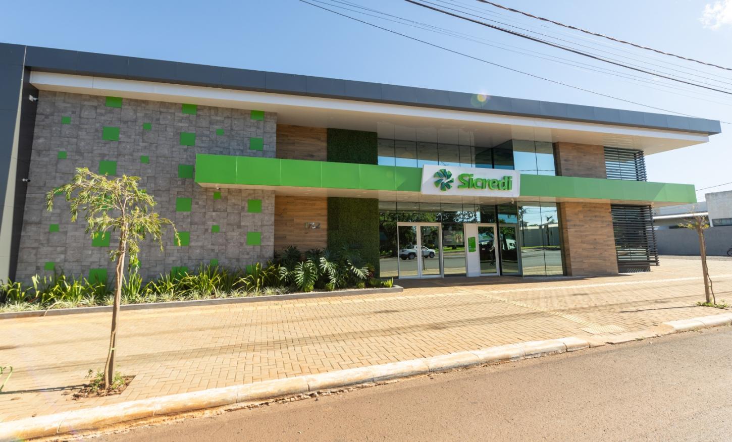 Sicredi amplia soluções de crédito e reforça planejamento financeiro dos associados