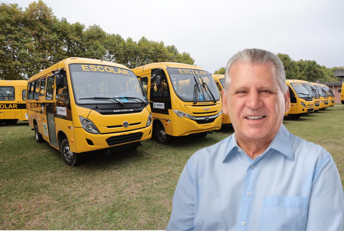 Sperafico entrega ônibus escolares para municípios da região Oeste
