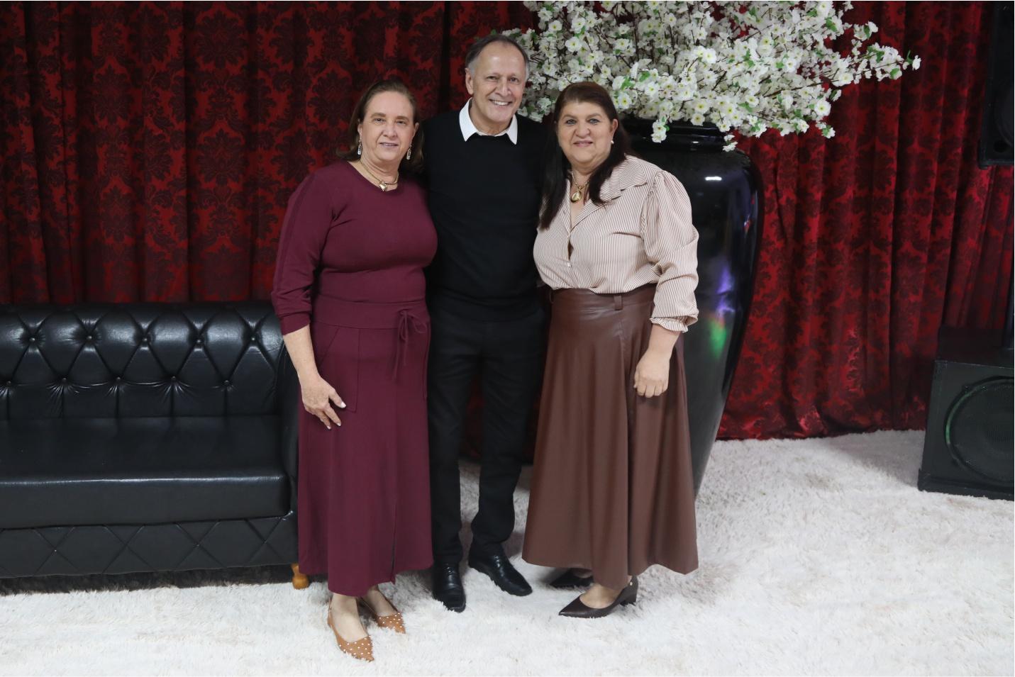 Jantar Dançante celebra e valoriza a melhor idade em Terra Roxa