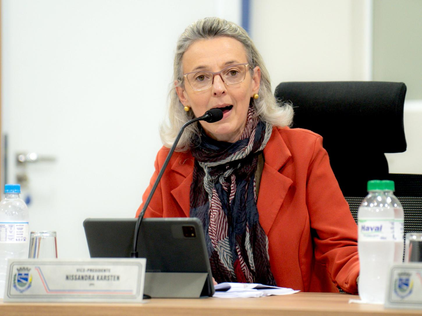 Nissandra atualiza Plano Diretor e reforça fiscalização do Executivo
