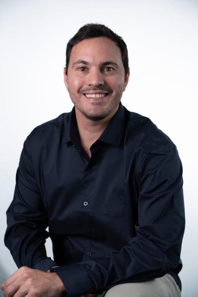 Dr. Ian Vargas