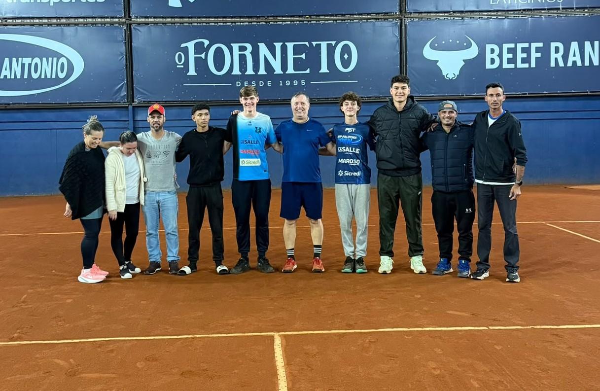 O ATP Palotina Open 2026 reuniu 138 tenistas de diversas cidades da região, promovendo grandes confrontos, integração entre os atletas e fortalecendo o desenvolvimento da modalidade no cenário esportivo regional