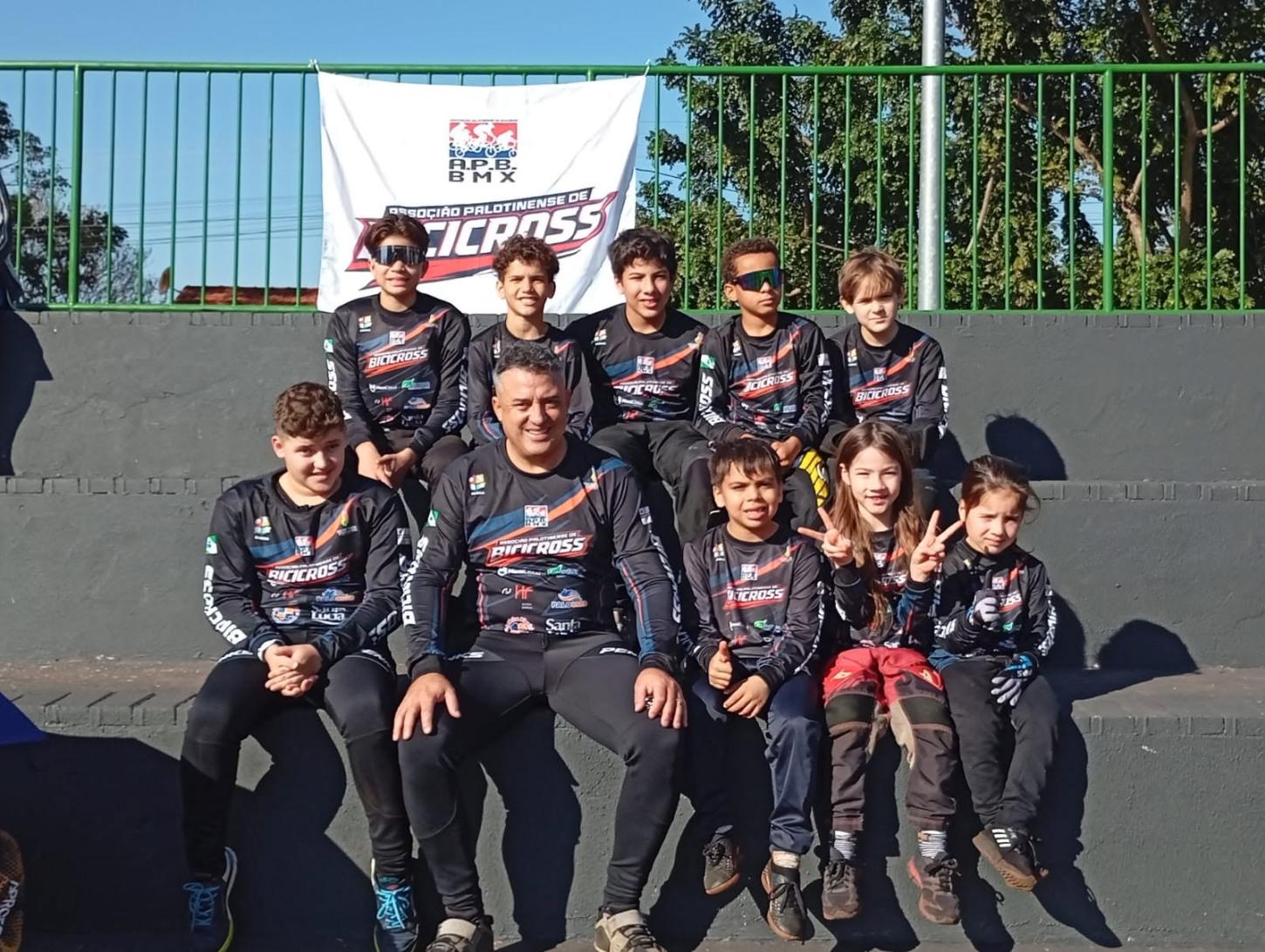 Atletas da Associação Palotinense de Bicicross representaram Palotina na 2ª etapa do Campeonato Paranaense 2026, em Marechal Cândido Rondon