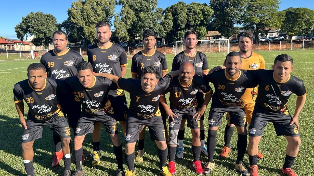 Equipe Clínica Dr. Franklin Sampaio/Master Cheff venceu no tempo normal pelo placar de 3 x 2 o time União/Unidos e garantiu vaga nas semifinais do campeonato