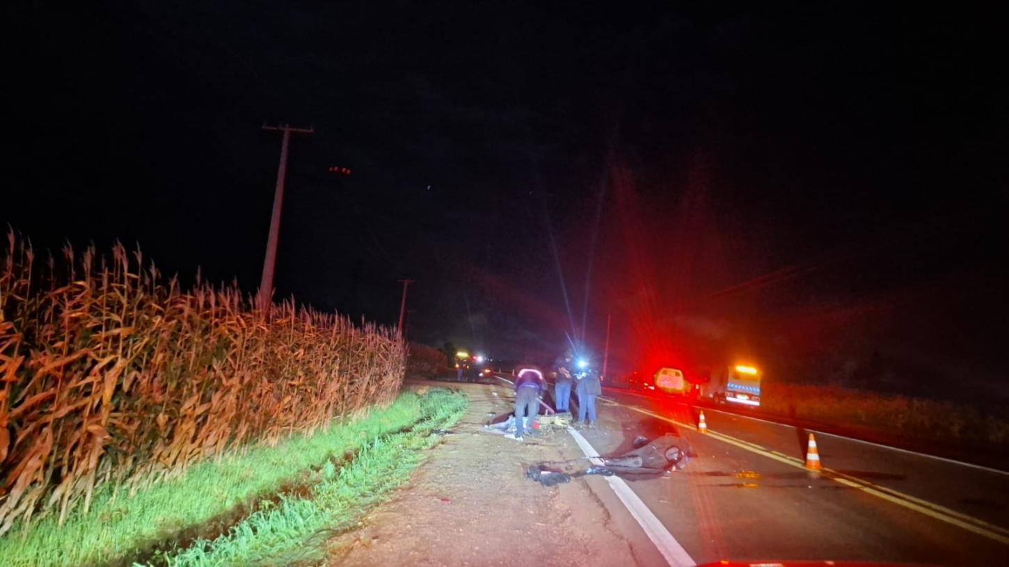 🚨 Tragédia na PR-495: um motociclista de 49 anos morreu após uma colisão frontal registrada na noite desta sexta-feira (3), em Medianeira