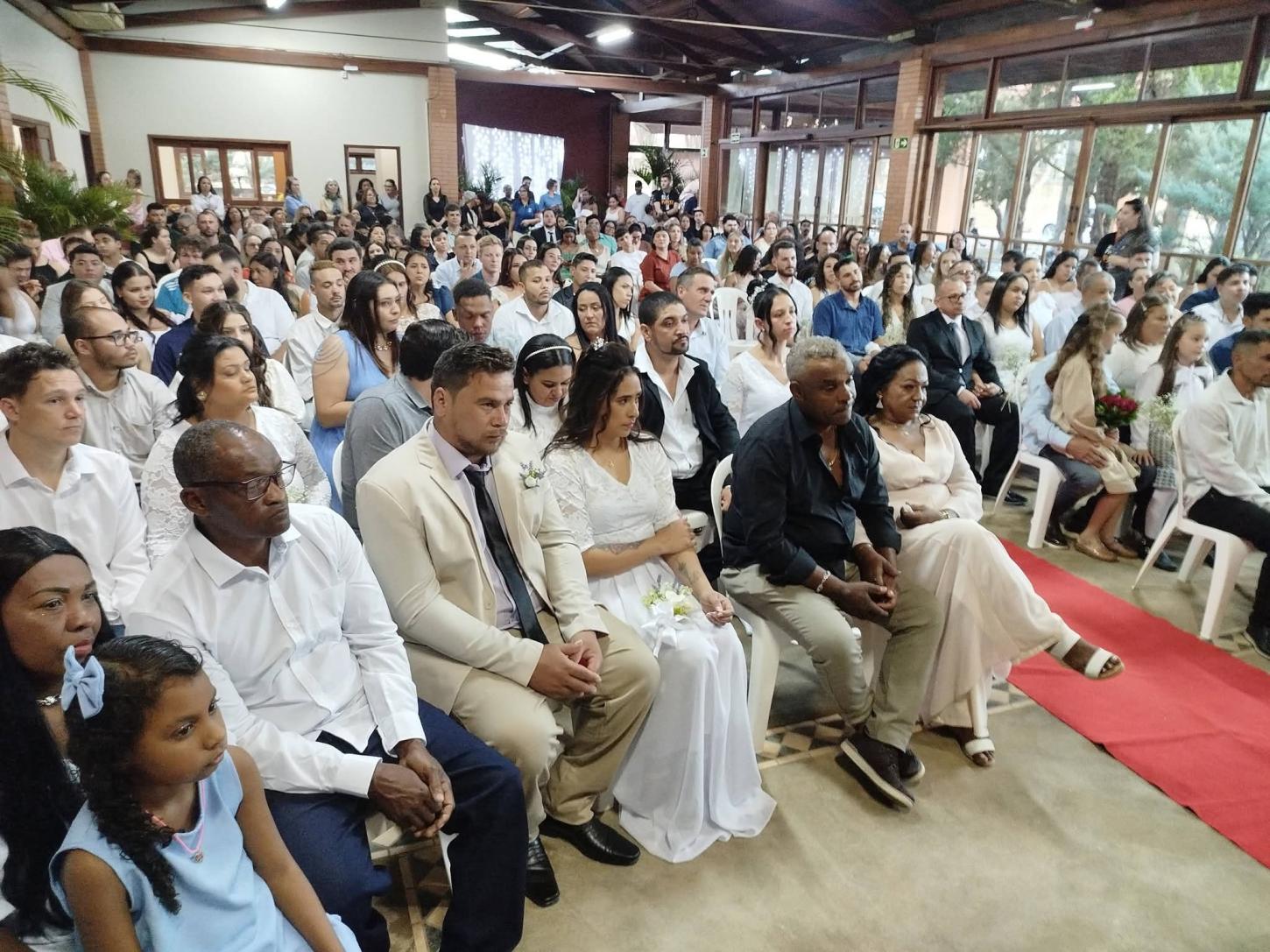 Casamento Coletivo marcou uma das noites mais emocionantes do programa Justiça no Bairro em Palotina