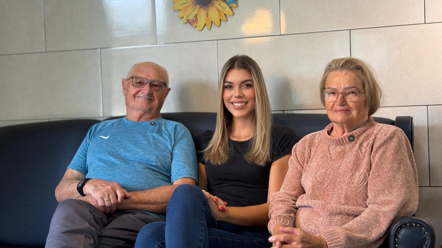 Pedro Alves da Silva e Hilda Alves da Silva emocionaram ao relembrar a trajetória dos primeiros anos de Palotina, destacando o trabalho, a união das famílias e a esperança que marcaram a construção da história do município