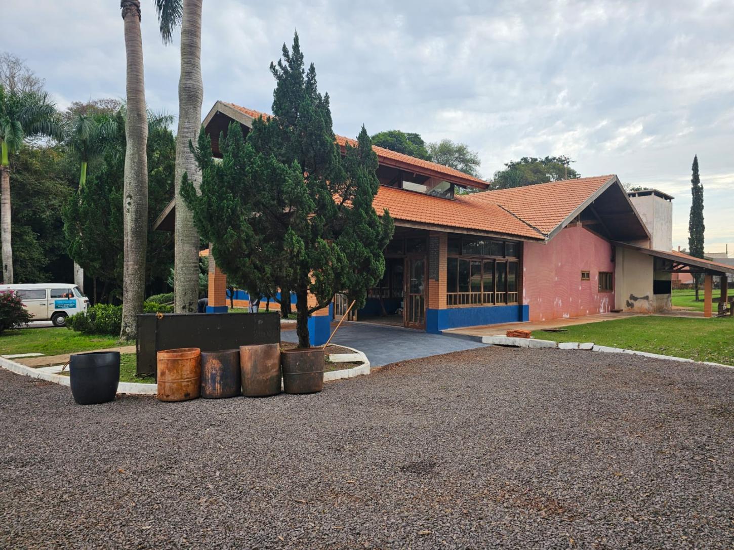 Parque Urbano Ida Vendruscolo Riedi recebeu serviços de limpeza, pintura, manutenção e roçagem para sediar o casamento comunitário do programa Justiça no Bairro, em Palotina