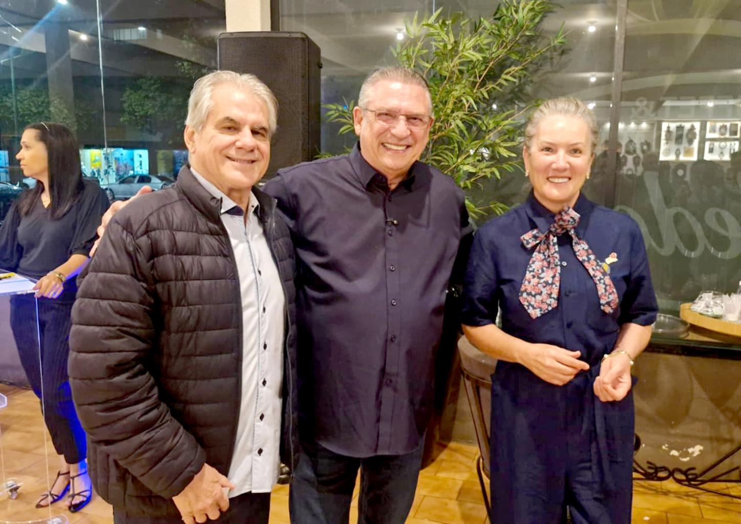 Luiz Ernesto de Giacometti, Newton Bonin e Rose Delai durante encontro político realizado na Churrascaria Soledade, em Palotina