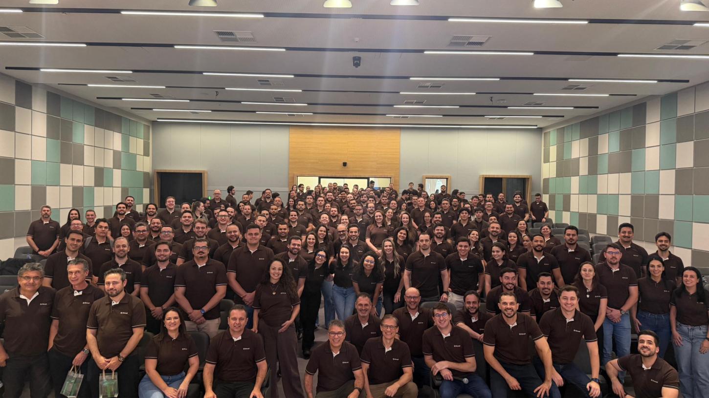 Representantes da Sicredi Vale do Piquiri Abcd PR/SP participaram, em Palotina, do lançamento regional do Plano Safra 2026/2027, que marca o início de um novo ciclo de crédito rural com foco no fortalecimento do agronegócio, apoio ao produtor e ampliação
