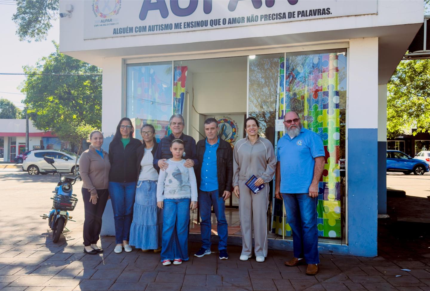 Luiz Ernesto firma compromisso com a causa autista em reunião com AUPAR