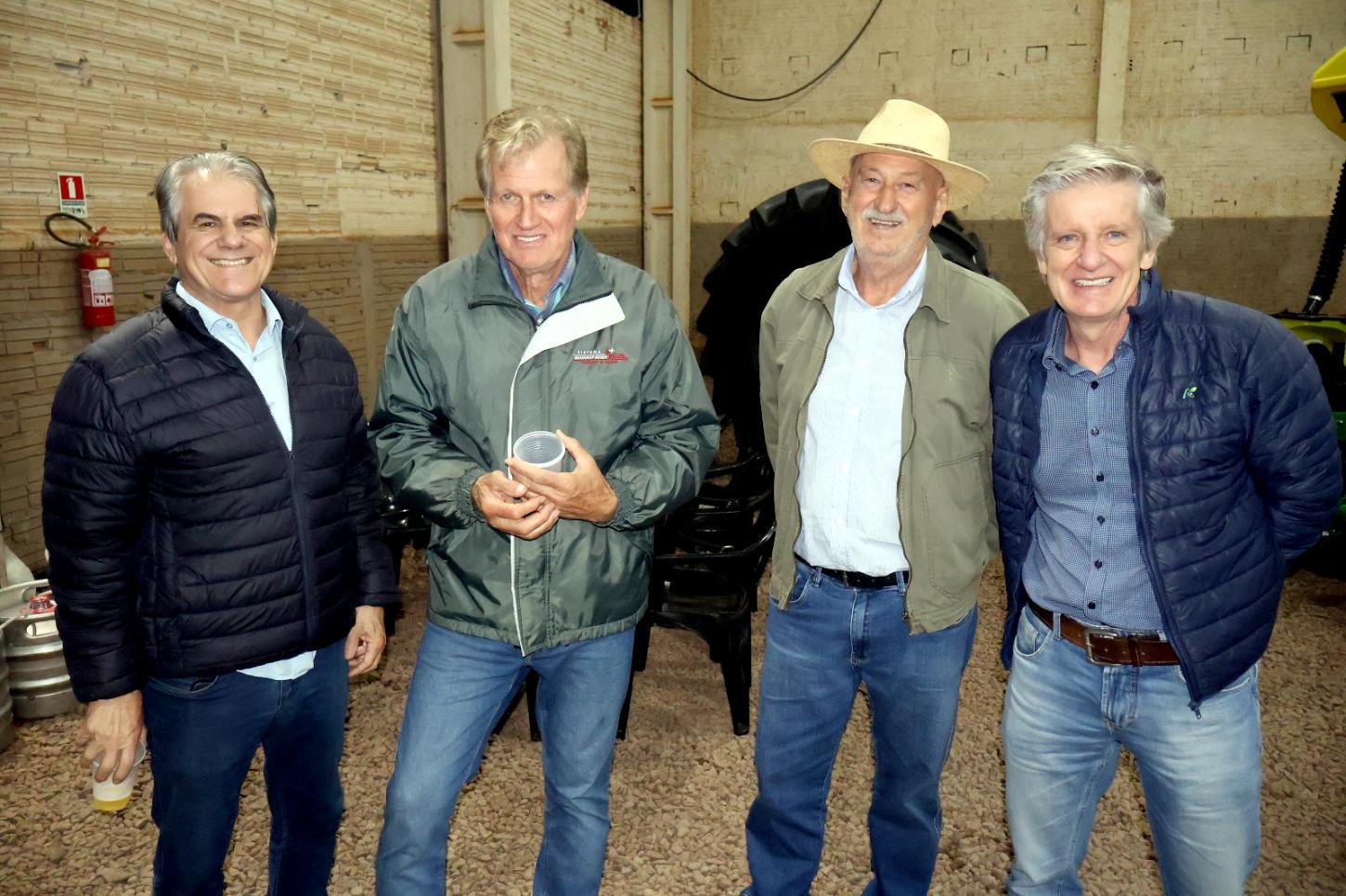 Luiz Ernesto de Giacometti participou do encontro promovido pela M.A. Máquinas e John Deere, em Palotina, que reuniu agricultores, empresários e representantes do setor produtivo em uma noite de confraternização e diálogo sobre o agronegócio