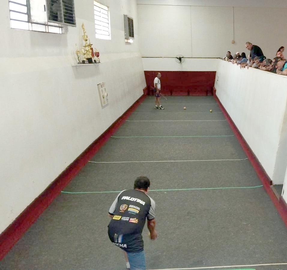 Atletas movimentam as canchas de Palotina durante mais uma rodada da Taça Cerpa de Bocha em Duplas 2026, competição que valoriza a tradição e o talento da modalidade no município
