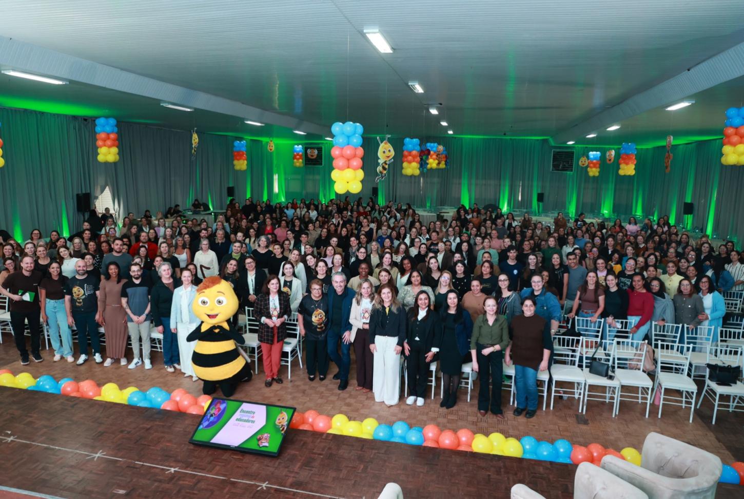 Sicredi reúne mais de 1,1 mil professores e fortalece educação com foco no futuro