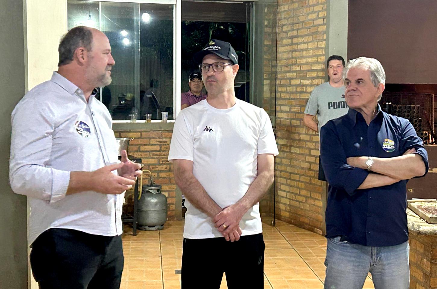A dez dias das urnas, Luiz Ernesto e Ademar Dorfschmidt participam de reunião em Palotina