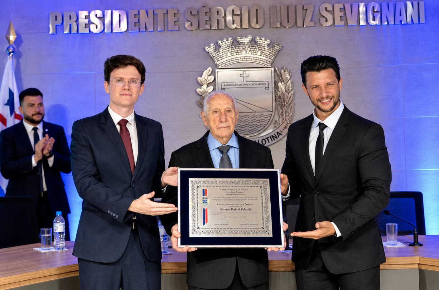 Câmara de Palotina homenageia Antonio Pelanda com título de Cidadão Honorário
