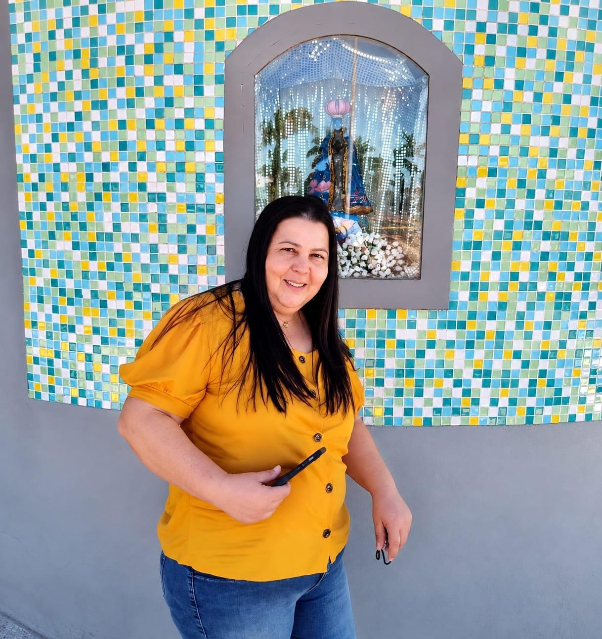 Claudete de Moraes Almeida celebra mais um ano de vida e recebe o carinho e as felicitações de familiares e amigos pela passagem de seu aniversário