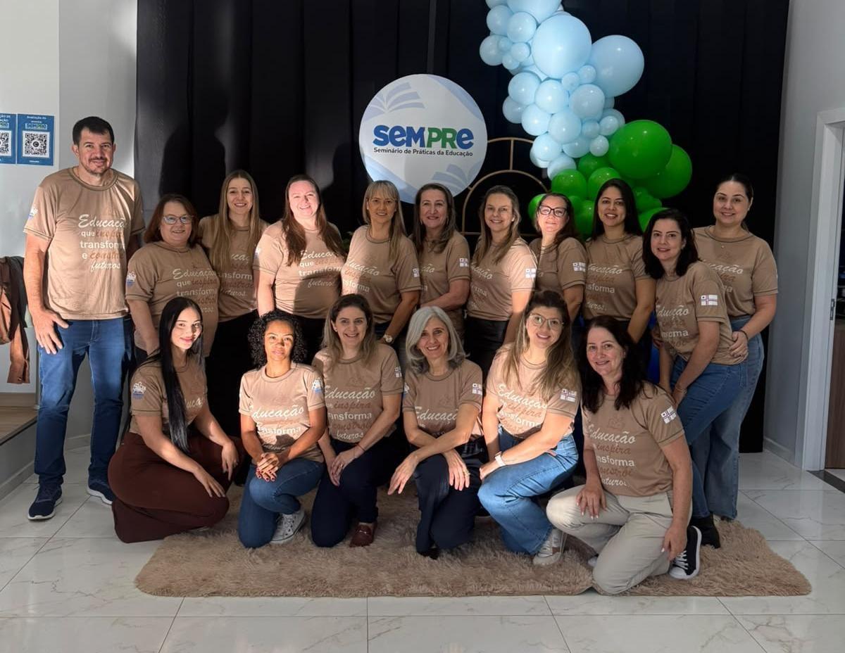 Profissionais da Rede Municipal de Ensino de Palotina participam do 3º Seminário de Práticas da Educação (SEMPRE), em Santa Helena, encontro voltado à troca de experiências, formação continuada e fortalecimento das práticas pedagógicas