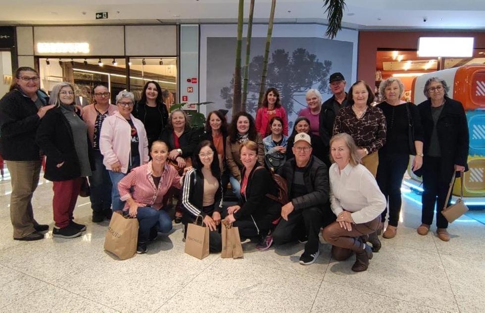 Viaja 60+ transforma passeio em experiência de convivência para 125 idosos de Palotina